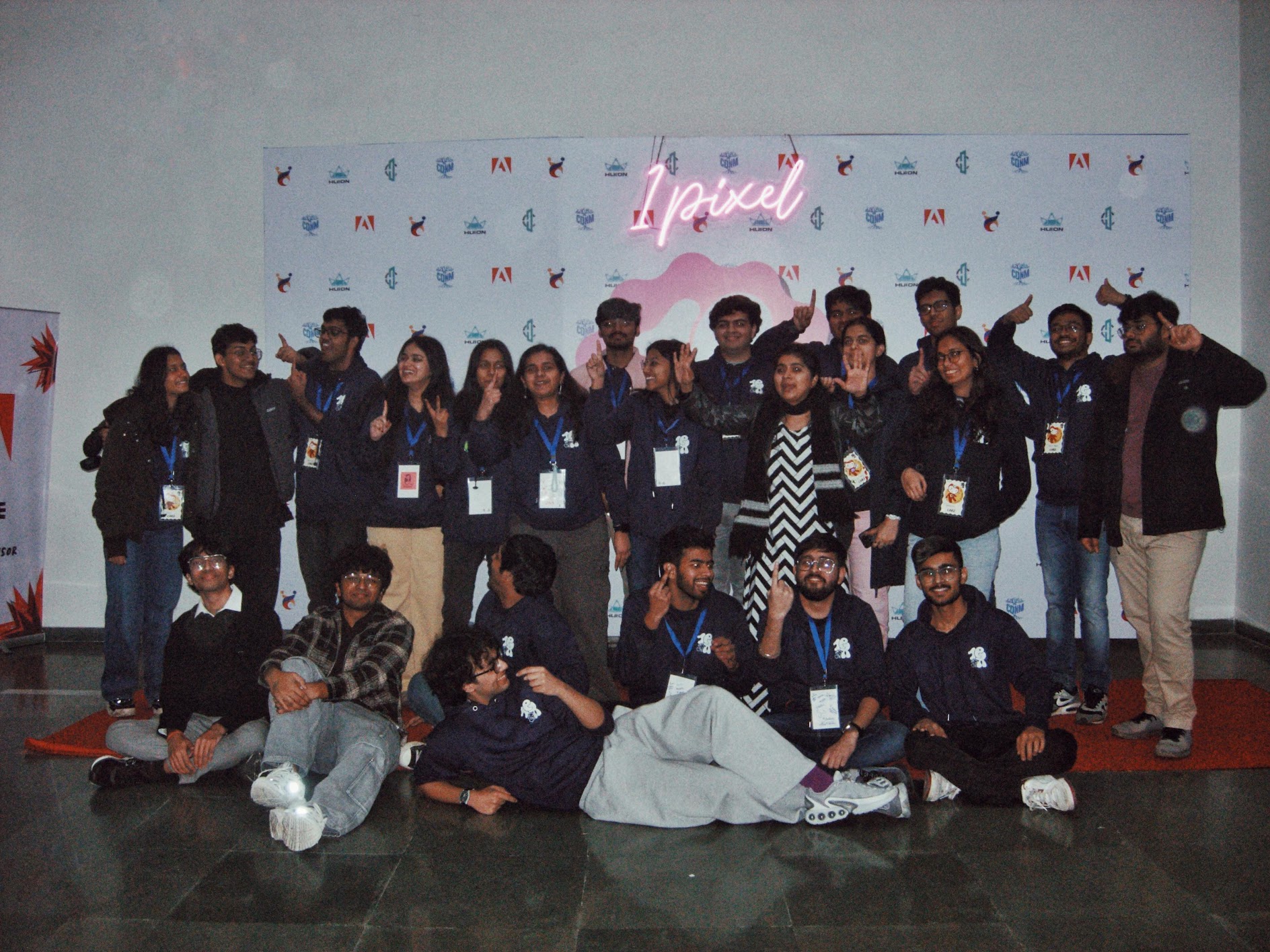 1Pixel Team